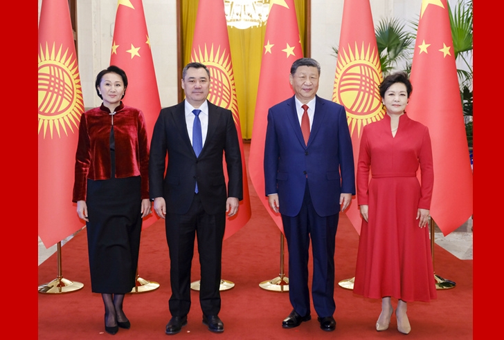 满悬念与期